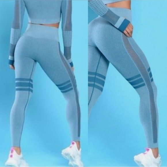Bombshell Sportswear Elite Seamless Leggings Ocean Blue Size M/L - Picture 1 of 8